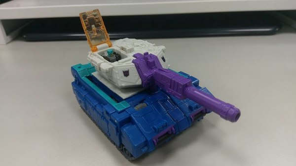 Titans Return Overlord Leader Class Wave 5 Out Of Package Photos 03 (3 of 12)